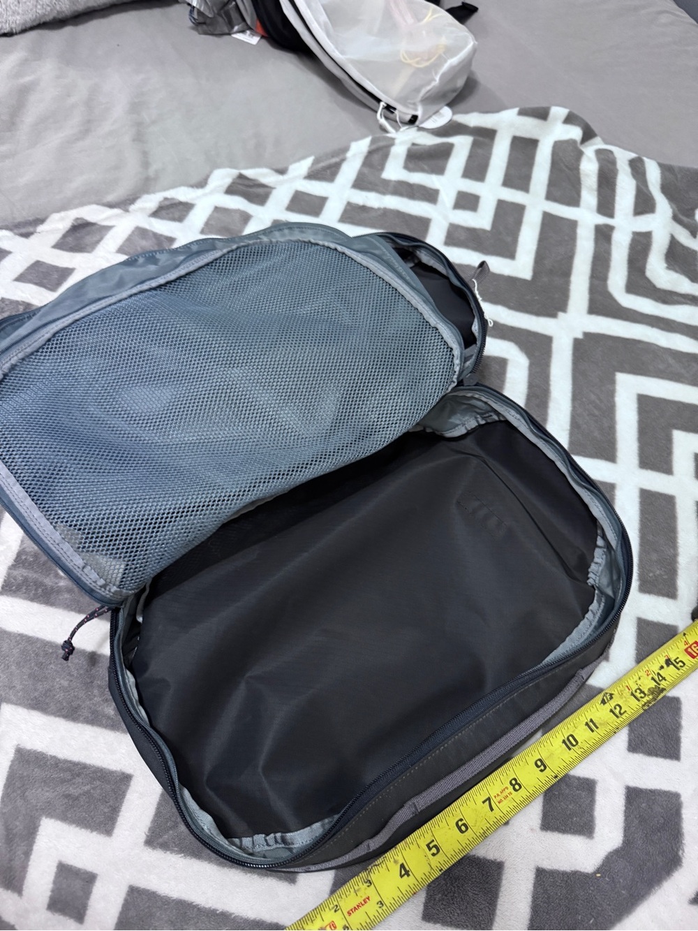 Patagonia Dark Navy Men’s Streamlined Backpack - Picture 7 of 13